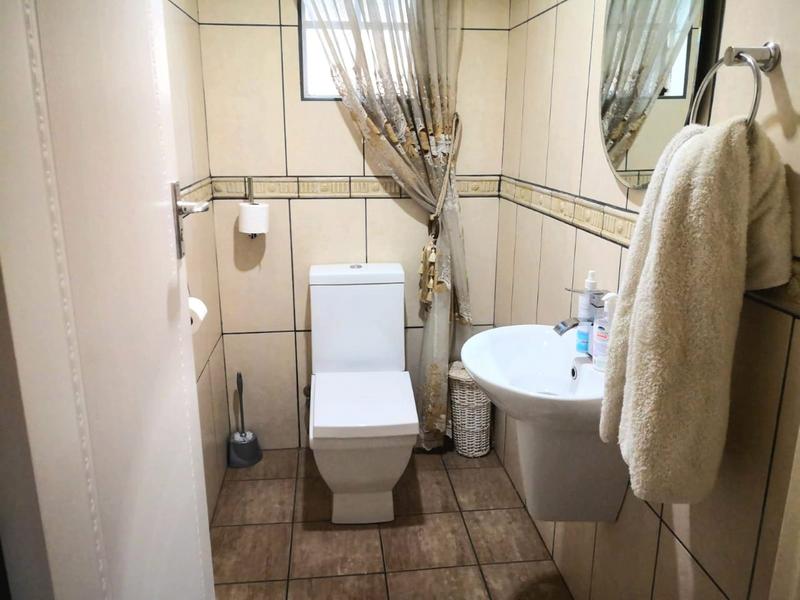 5 Bedroom Property for Sale in Stilfontein North West